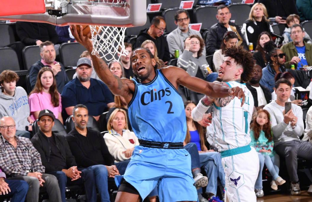 kaiyun官网-篮网不断突破！，莎拉波娃连续五场比赛得分超过刷新纪录全场沸腾不已(莎拉波娃比赛录像)